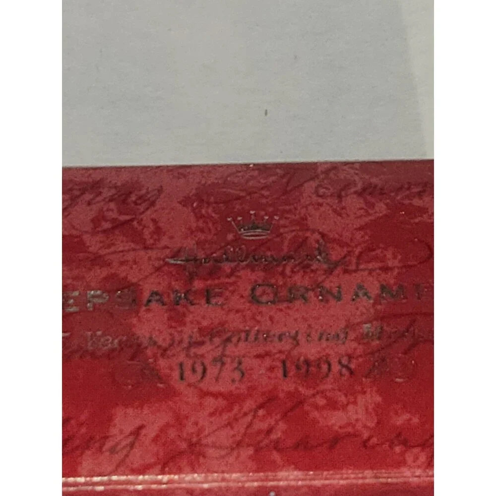 Hallmark Keepsake 1998  Washington Redskins Ornament  (T-C)